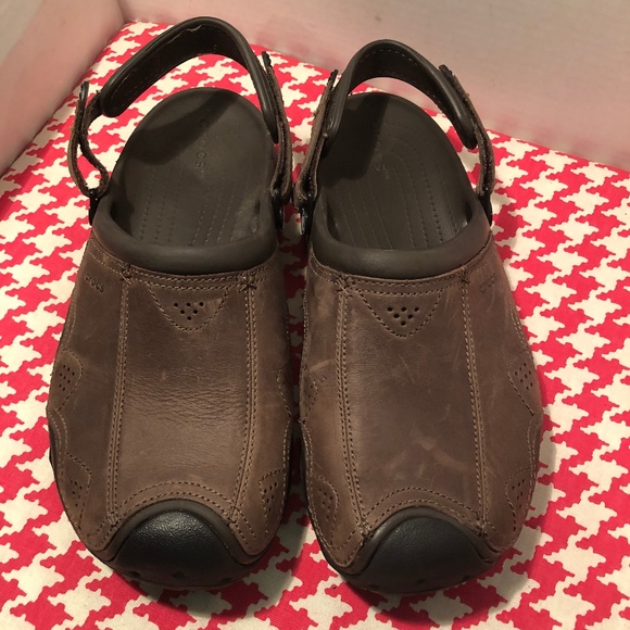crocs swiftwater leather clog